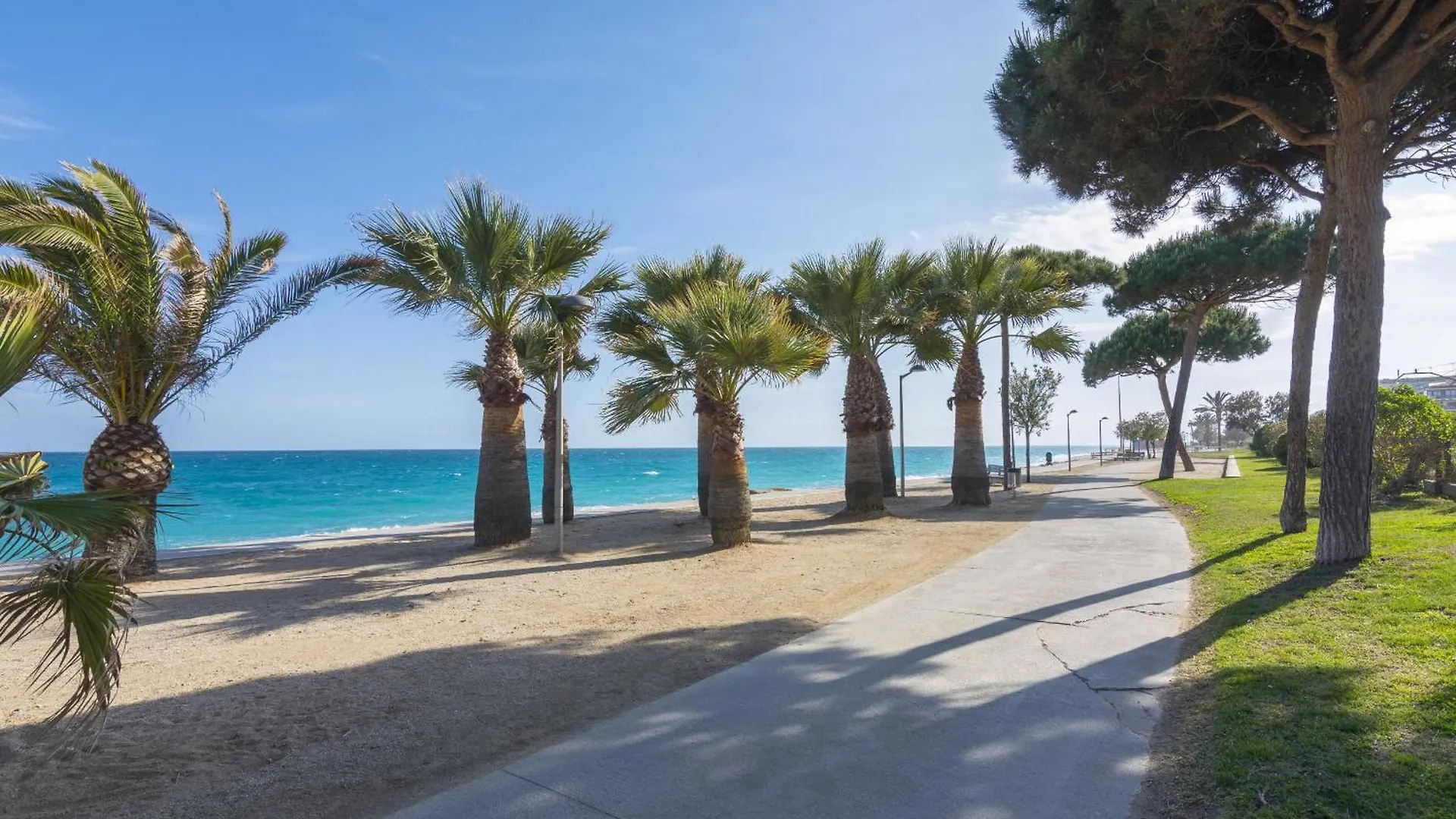Homeholidaysrentals Colors - Costa Barcelona Pineda de Mar 0*,