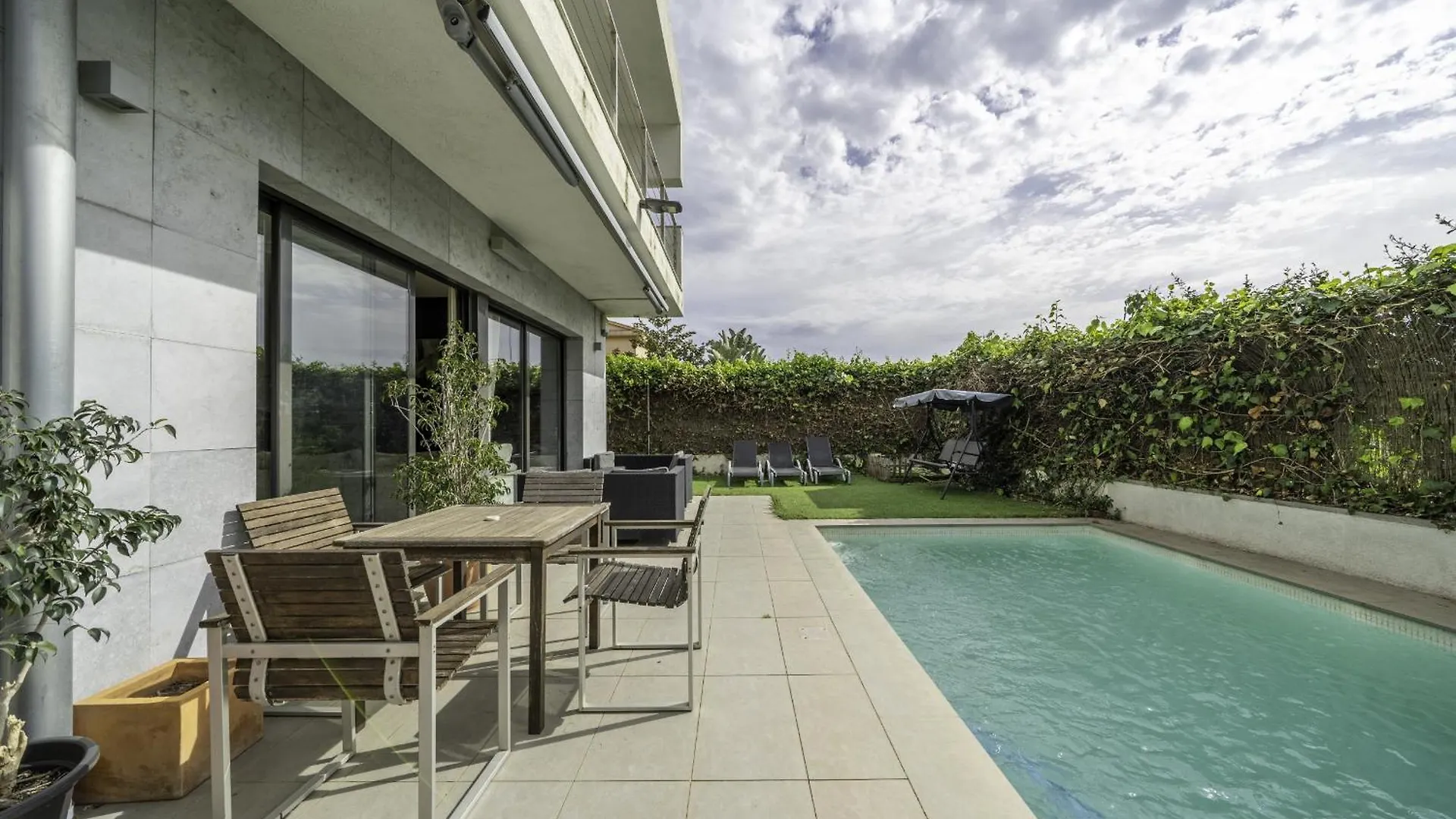 Homeholidaysrentals Colors - Costa Barcelona Pineda de Mar Spain
