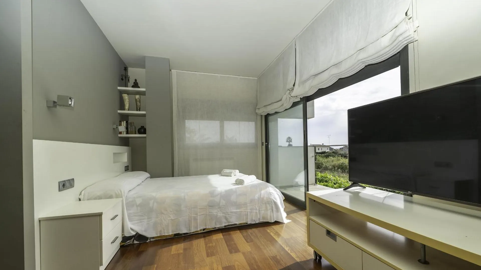 Homeholidaysrentals Colors - Costa Barcelona Pineda de Mar 0*,  Spain
